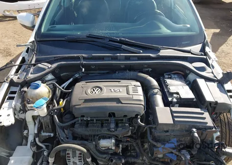 2014 Volkswagen Jetta 1.8T Se z USA, uszkodzony, nr VIN 3VWD17AJ5EM223778